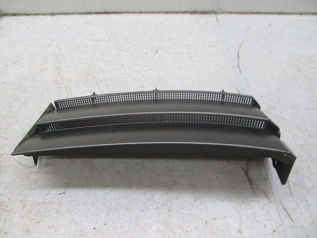 2003-2006 RANGE ROVER HSE OEM LEFT FRONT DRIVER SIDE FENDER WING VENT 