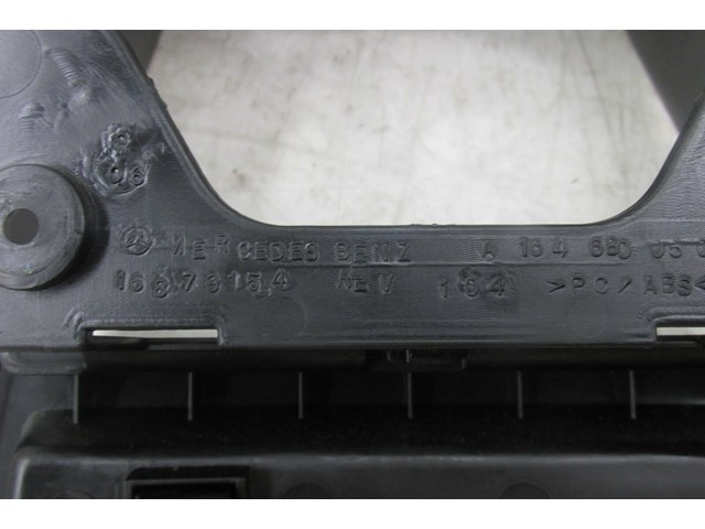 2007-2012 MERCEDES GL450 X164 OEM REAR CENTER CONSOLE AIR VENT TRIM A 1646800507