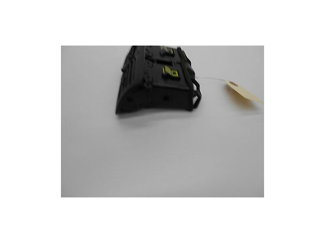 2003-2004 INFINITI G35 SEDAN OEM CENTER CONSOLE VENT AC HEAT VENT BLACK