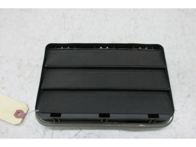  2009-2013 BMW 328i E93 LCI OEM LEFT REAR DRIVER SIDE AIR PRESSURE VENT 