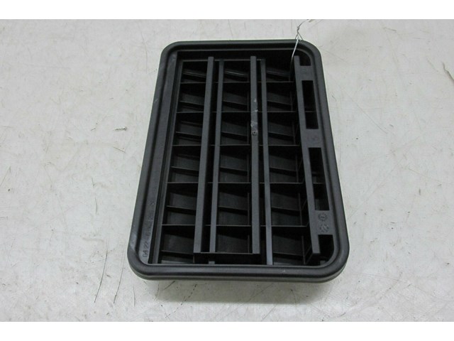  2009-2013 BMW 328i E93 LCI OEM LEFT REAR DRIVER SIDE AIR PRESSURE VENT 