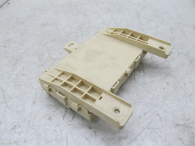 2004-2009 LEXUS RX350 RX330 OEM LEFT FRONT FUSE RELAY BOX 