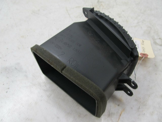 2007-2015 NISSAN XTERRA OEM RIGHT CENTER PASSENGER SIDE AIR VENT 68750EA000