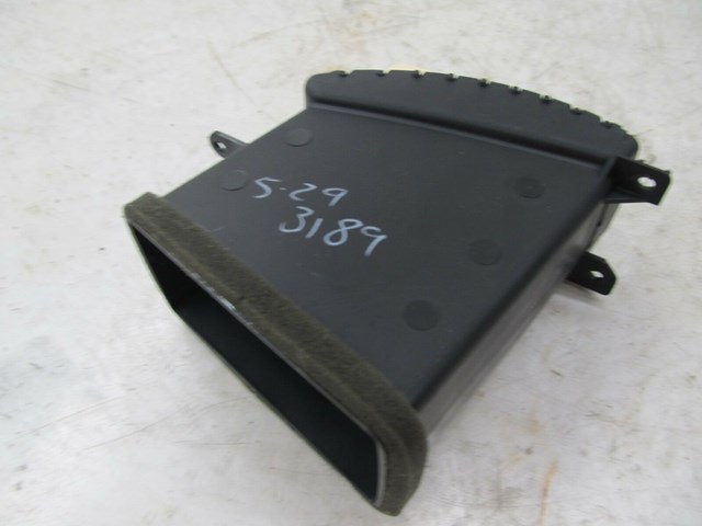 2007-2015 NISSAN XTERRA OEM RIGHT CENTER PASSENGER SIDE AIR VENT 68750EA000