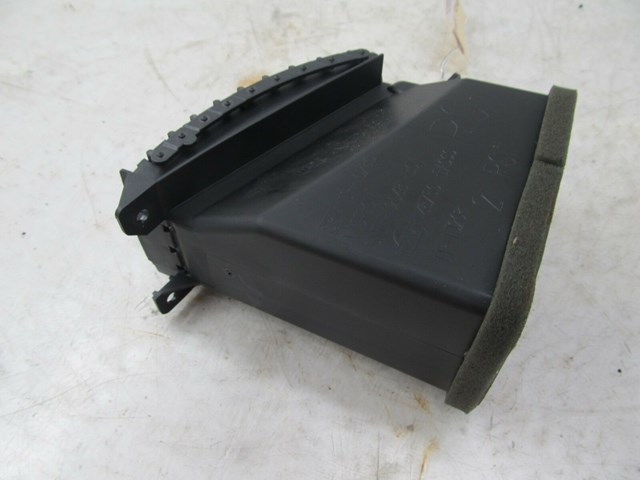 2007-2015 NISSAN XTERRA OEM RIGHT CENTER PASSENGER SIDE AIR VENT 68750EA000