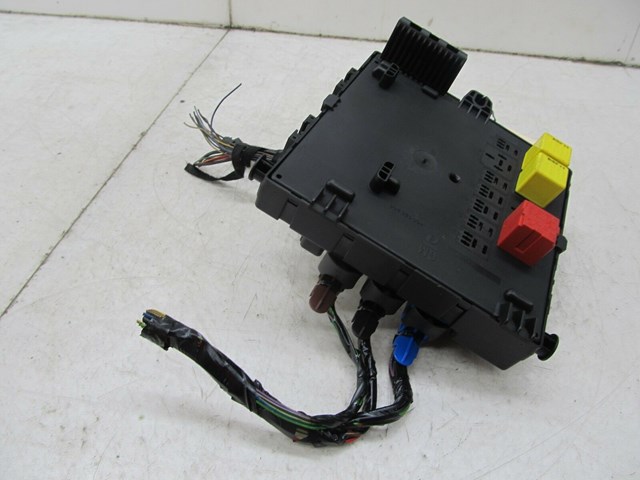 2004-2011 SAAB 9-3 AERO OEM LEFT REAR FUSE RELAY BOX TRUNK 