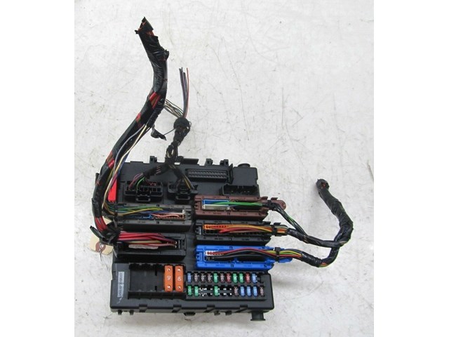 2004-2011 SAAB 9-3 AERO OEM LEFT REAR FUSE RELAY BOX TRUNK 