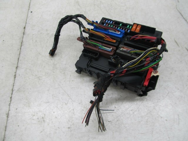 2004-2011 SAAB 9-3 AERO OEM LEFT REAR FUSE RELAY BOX TRUNK 