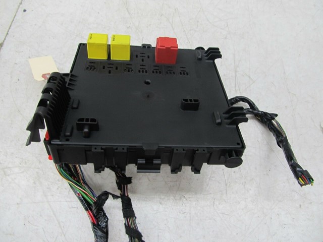 2004-2011 SAAB 9-3 AERO OEM LEFT REAR FUSE RELAY BOX TRUNK 