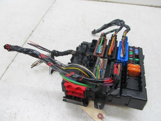 2004-2011 SAAB 9-3 AERO OEM LEFT REAR FUSE RELAY BOX TRUNK 