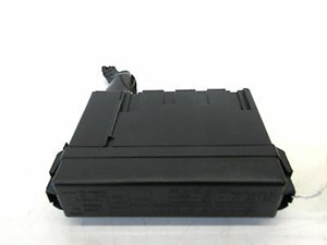 2003-2004 INFINITI G35 SEDAN OEM RIGHT FRONT UNDER HOOD FUSE RELAY BOX