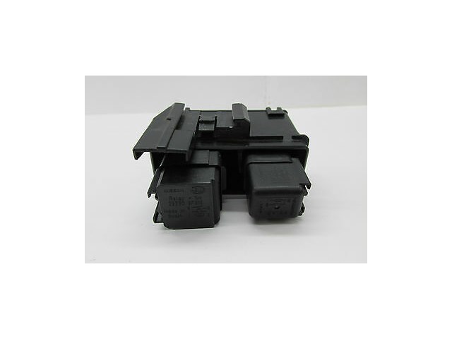 2007-2008 INFINITI G35S SEDAN OEM  RIGHT FRONT SMALLER FUSE RELAY POWER BOX