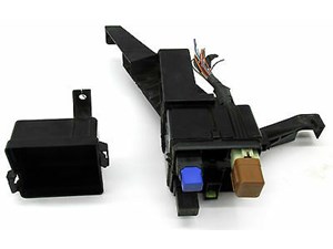 2002-2006 INFINITI Q45 OEM RIGHT PASSENGER SIDE FRONT RELAY BOX
