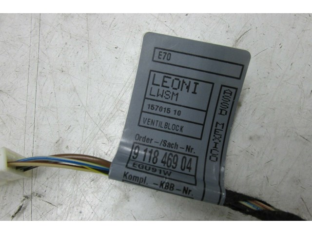 2007-2010 BMW X5 E70 OEM RIGHT FRONT UPPER SEAT AIR BOLSTER PAD 