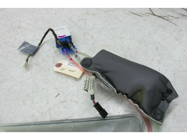 2007-2010 BMW X5 E70 OEM RIGHT FRONT UPPER SEAT AIR BOLSTER PAD 