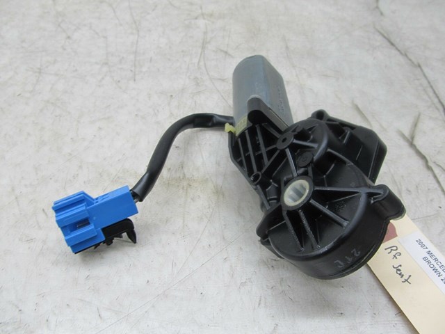 2007-2012 MERCEDES GL450 X164 OEM RIGHT FRONT SEAT TILT CONTROL MOTOR 
