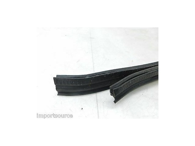 2003-2006 MERCEDES E500 W211 OEM FRONT ENGINE BAY SEAL TRIM MOULDING