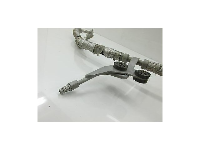 2004-2005 BMW 525i 530i E60 OEM HEATER CORE TO CONDENSER HOSE / LINE