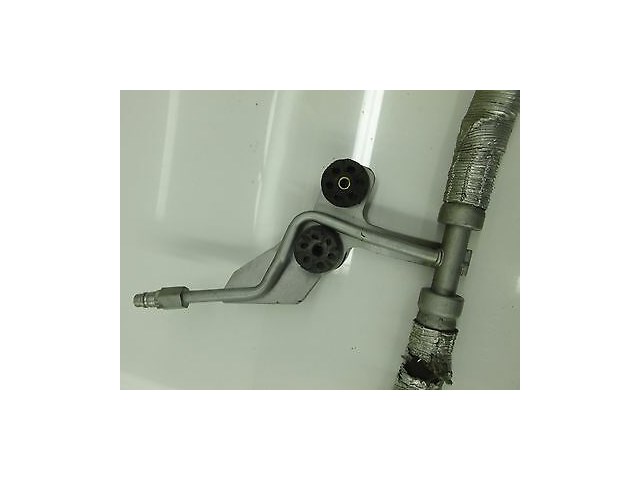 2004-2005 BMW 525i 530i E60 OEM HEATER CORE TO CONDENSER HOSE / LINE