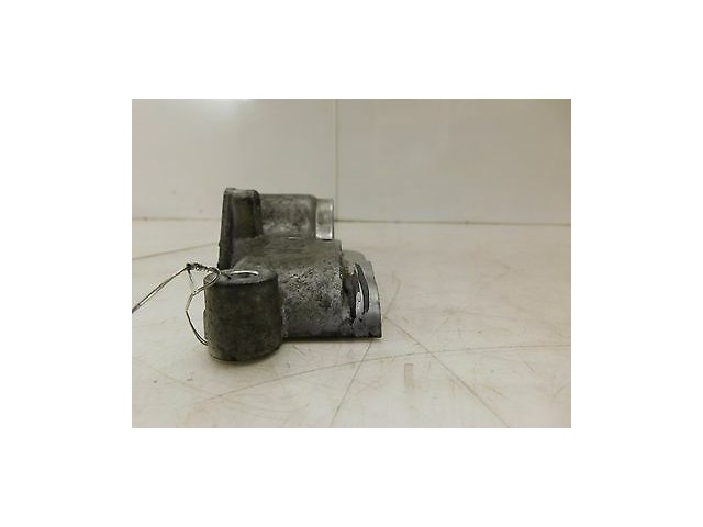 2009-2012 NISSAN 370Z OEM RIGHT FRONT CAMSHAFT COVER BRACKET