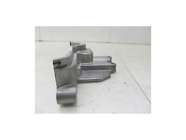 2009-2015 NISSAN 370Z COUPE OEM LEFT FRONT CAMSHAFT COVER BRACKET