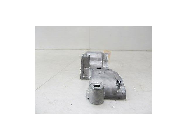 2009-2015 NISSAN 370Z COUPE OEM RIGHT FRONT CAMSHAFT COVER BRACKET