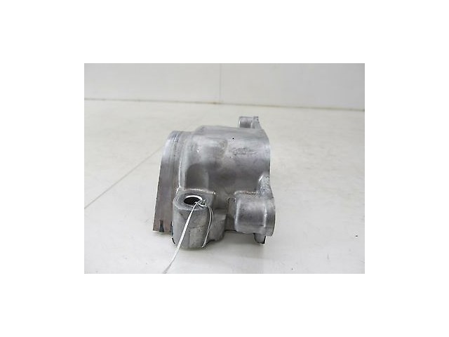 2009-2015 NISSAN 370Z COUPE OEM RIGHT FRONT CAMSHAFT COVER BRACKET