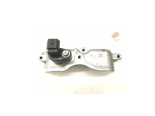 2007-2012 NISSAN ALTIMA SEDAN L32A OEM RIGHT SIDE CAMSHAFT BRACKET W/ SENSOR