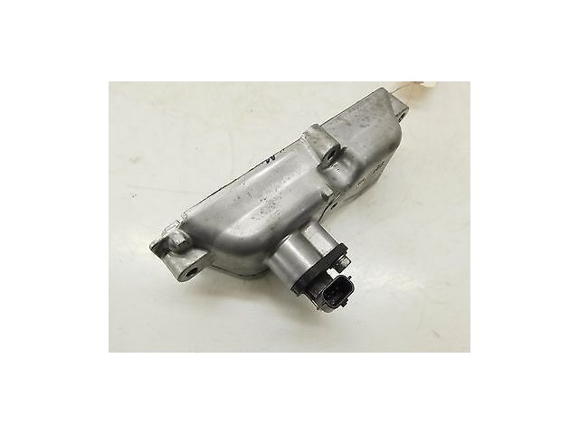 2007-2012 NISSAN ALTIMA SEDAN L32A OEM RIGHT SIDE CAMSHAFT BRACKET W/ SENSOR