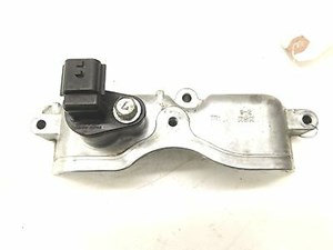 2007-2012 NISSAN ALTIMA SEDAN L32A OEM RIGHT SIDE CAMSHAFT BRACKET W/ SENSOR
