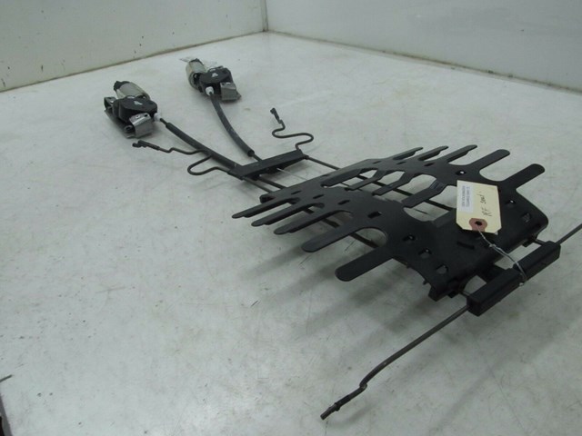 2004-2007 VOLKSWAGEN TOUAREG OEM RIGHT FRONT UPPER SEAT LUMBAR MOTOR ASSY 