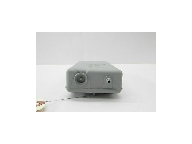 2004-2006 MERCEDES BENZ SL600 R230 OEM SEAT VACUUM RESERVOIR 