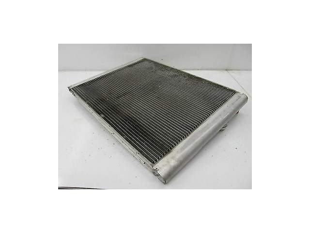 2004-2005 BMW 645CI E63 OEM BEHR ENGINE COOLING FRONT RADIATOR ASSEMBLY AUTOMATI