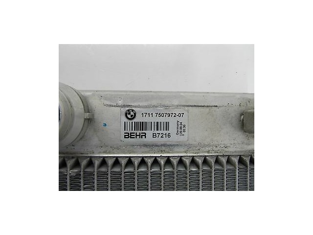 2004-2005 BMW 645CI E63 OEM BEHR ENGINE COOLING FRONT RADIATOR ASSEMBLY AUTOMATI