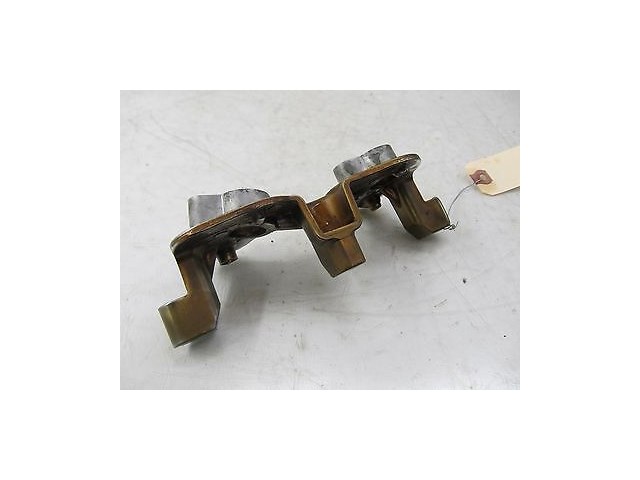 2006-2008 NISSAN 350Z COUPE OEM LEFT SIDE ENGINE CAMSHAFT BRACKET MOUNT