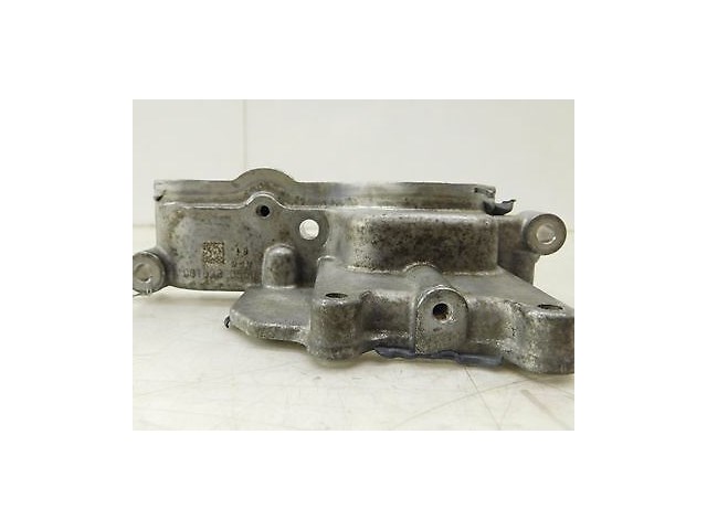 2009-2012 NISSAN 370Z OEM LEFT FRONT CAMSHAFT COVER BRACKET