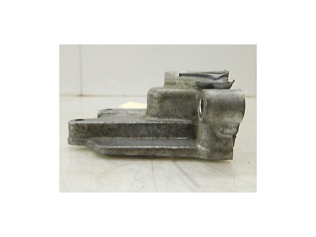 2009-2012 NISSAN 370Z OEM LEFT FRONT CAMSHAFT COVER BRACKET