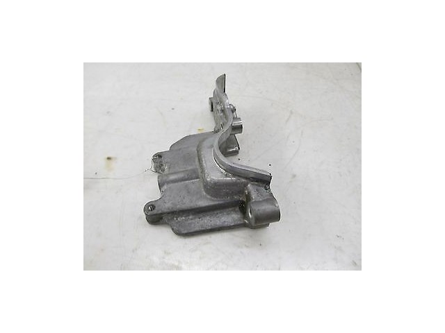 2009-2015 NISSAN 370Z COUPE OEM LEFT FRONT CAMSHAFT COVER BRACKET