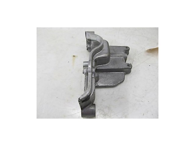 2009-2015 NISSAN 370Z COUPE OEM LEFT FRONT CAMSHAFT COVER BRACKET