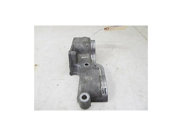 2009-2015 NISSAN 370Z COUPE OEM RIGHT FRONT CAMSHAFT COVER BRACKET