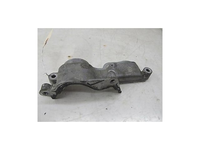 2009-2015 NISSAN 370Z COUPE OEM RIGHT FRONT CAMSHAFT COVER BRACKET