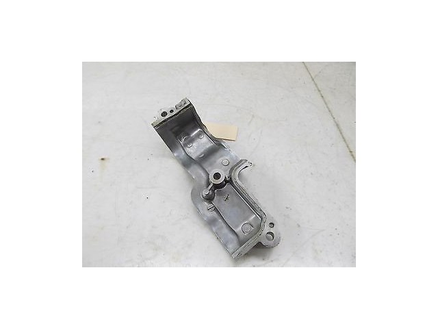 2009-2015 NISSAN 370Z COUPE OEM RIGHT FRONT CAMSHAFT COVER BRACKET