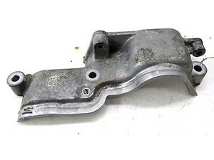 2009-2015 NISSAN 370Z COUPE OEM RIGHT FRONT CAMSHAFT COVER BRACKET