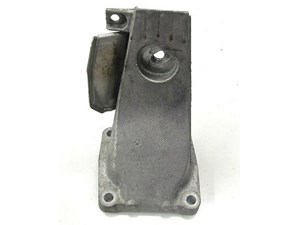 2006-2010 BMW M6 E63 OEM RIGHT FRONT ENGINE MOTOR SUPPORT BRACKET 22112282654