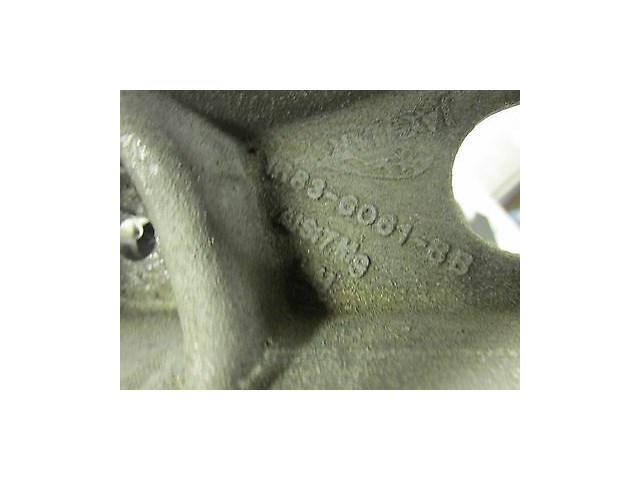 2004-2007 JAGUAR XJR X350 OEM LEFT FRONT ENGINE MOTOR SUPPORT MOUNTING BRACKET 