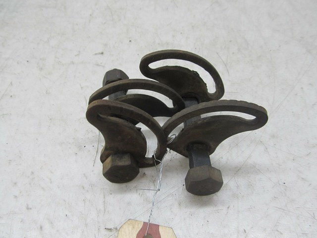 V2003-2007 CHEVY SILVERADO OEM RIGHT FRONT CAMBER BOLTS