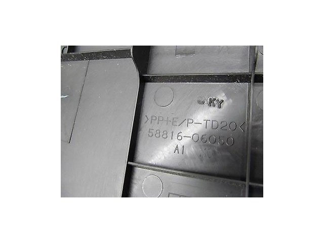 2012-2014 TOYOTA CAMRY OEM RIGHT CENTER CONSOLE TRIM COVER PANEL 58816-06050