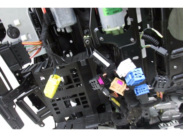 2004-2007 VOLKSWAGEN TOUAREG OEM FRONT RIGHT SEAT RAIL TRACK FRAME