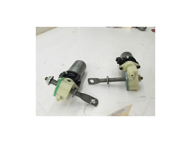 2006-2008 LEXUS IS250 XE20 OEM RIGHT FRONT PASSENGERS SEAT MOTORS SET OF TWO (2)