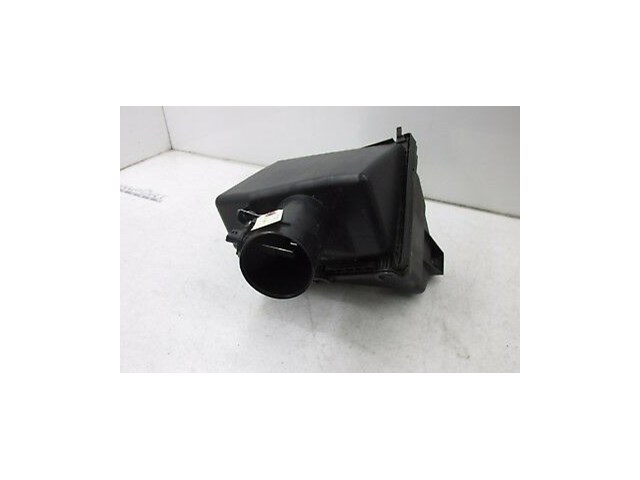 2004-2007 INFINITI QX56 OEM 5.6L FRONT ENGINE AIR INTAKE CLEANER 